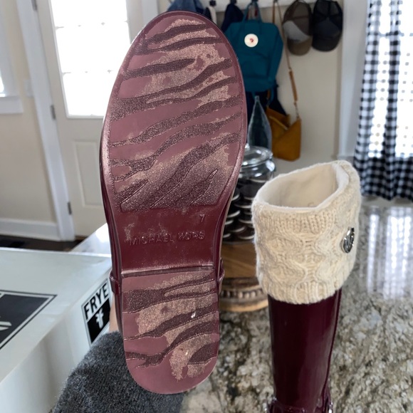 Micheal Kors Rain boots - Picture 3 of 3